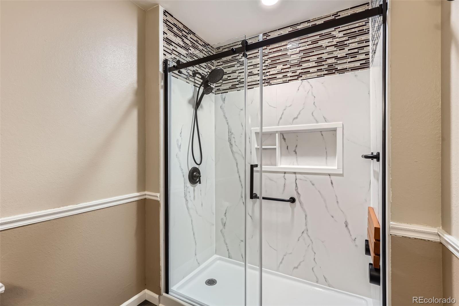 MLS Image #7 for 3415 s ammons street,lakewood, Colorado