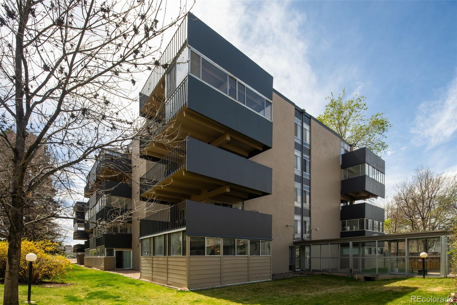 MLS Image #3 for 675 s university boulevard,denver, Colorado
