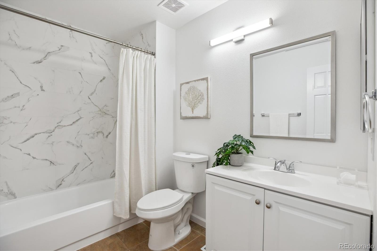 MLS Image #15 for 1470 s quebec way,denver, Colorado