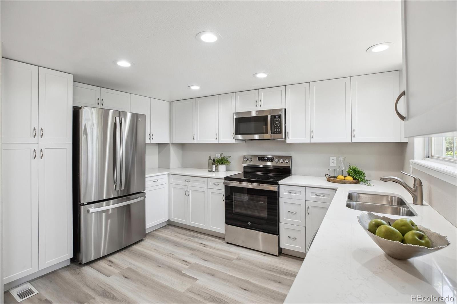MLS Image #5 for 1470 s quebec way,denver, Colorado