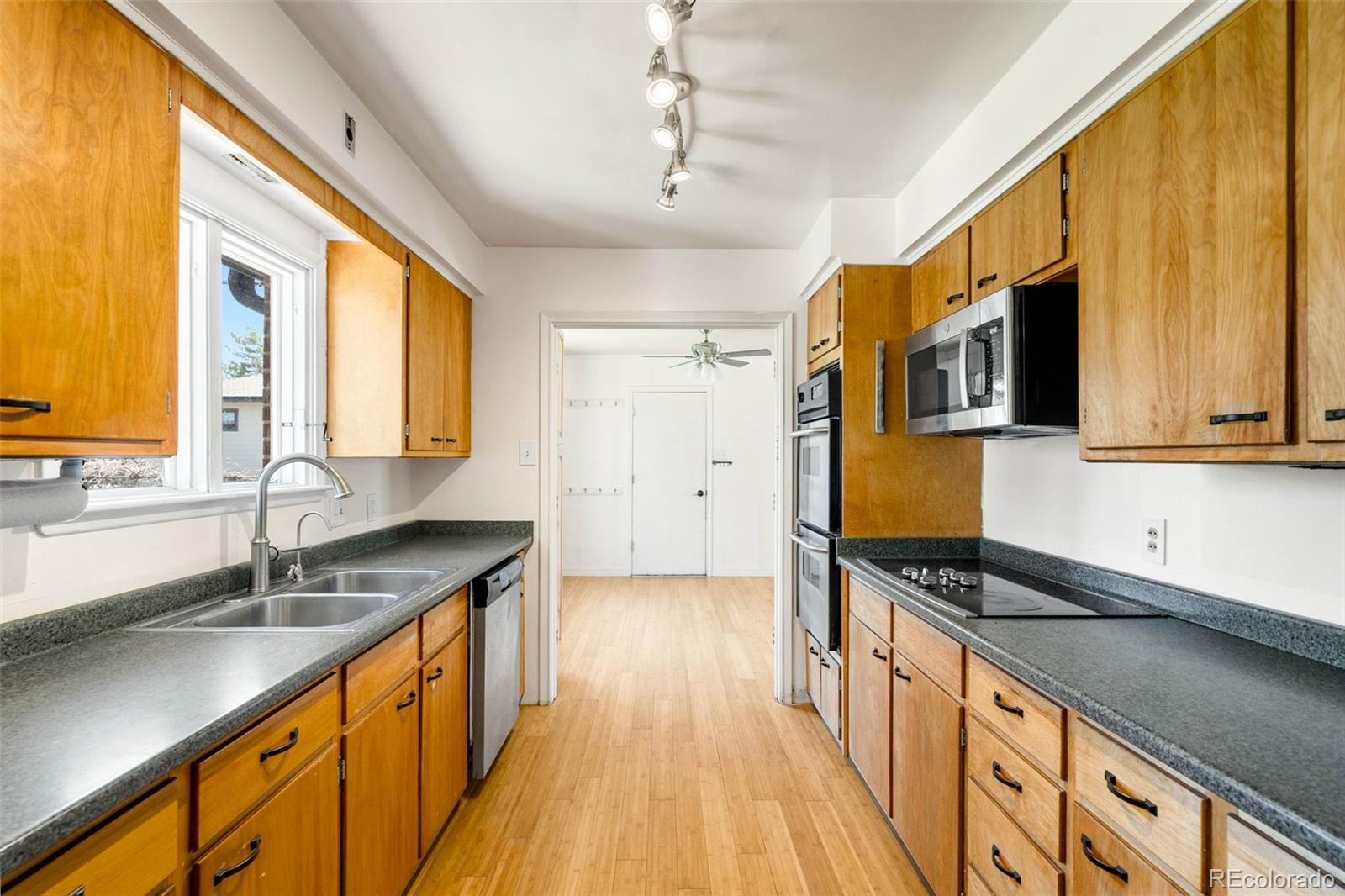 MLS Image #4 for 6212 s pennsylvania street,centennial, Colorado