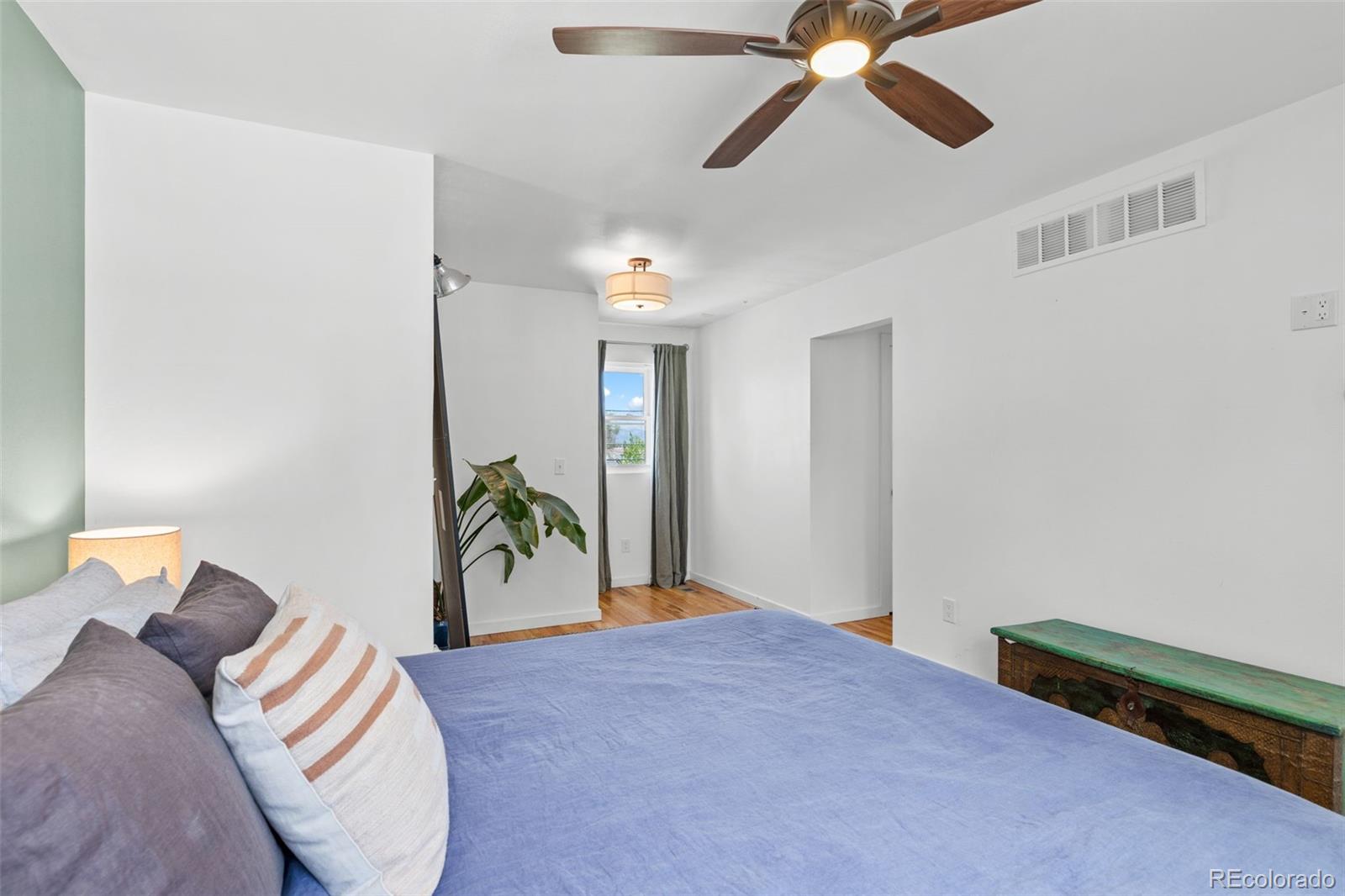 MLS Image #31 for 2643 n marion street,denver, Colorado