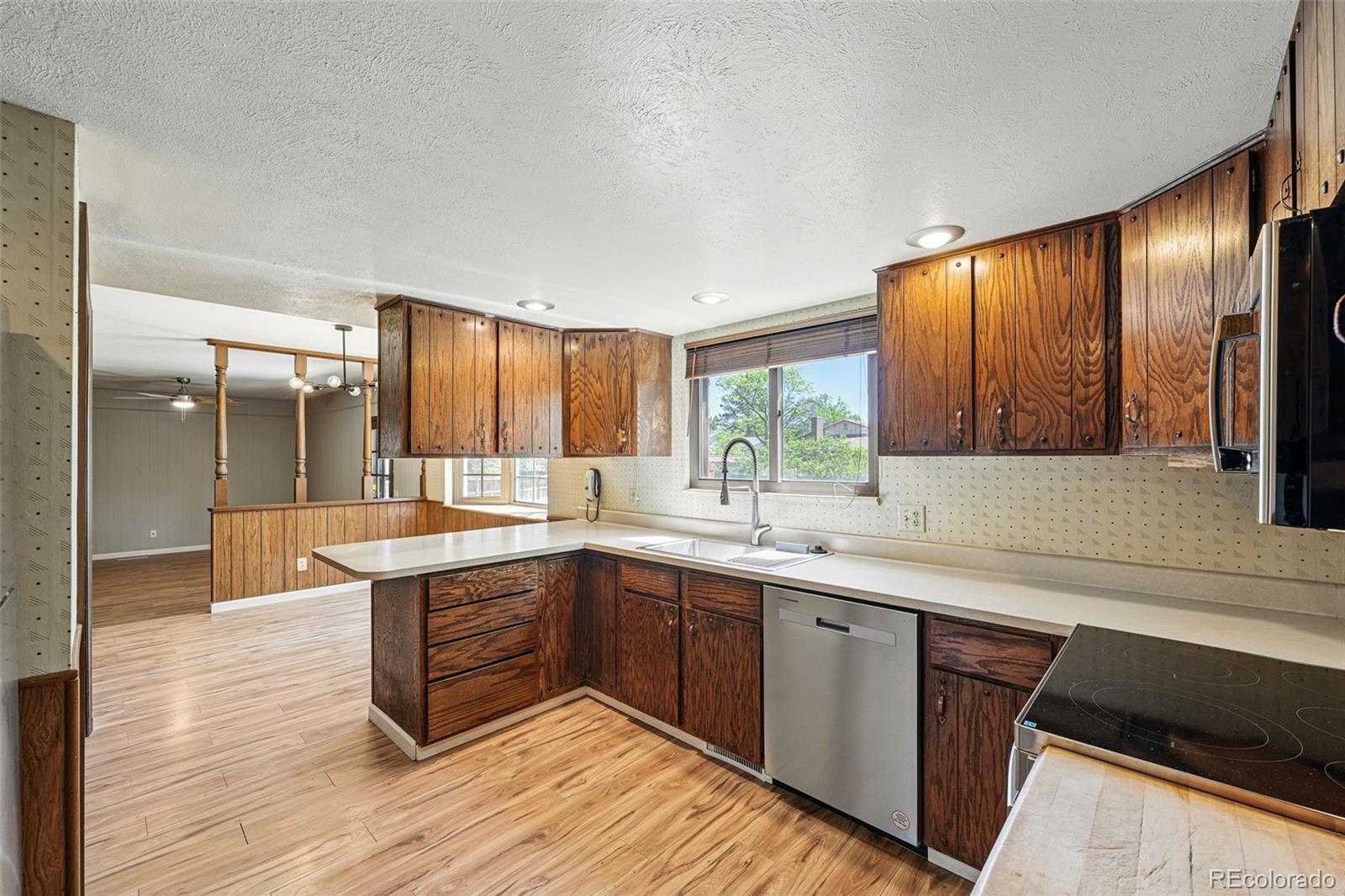 MLS Image #12 for 1354 s macon street,aurora, Colorado