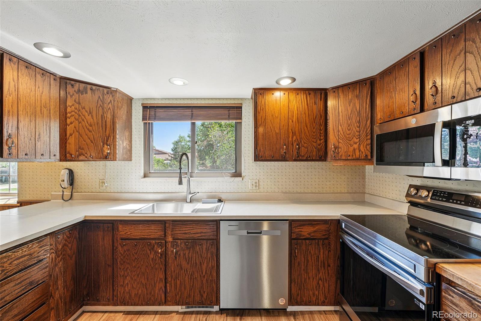 MLS Image #13 for 1354 s macon street,aurora, Colorado
