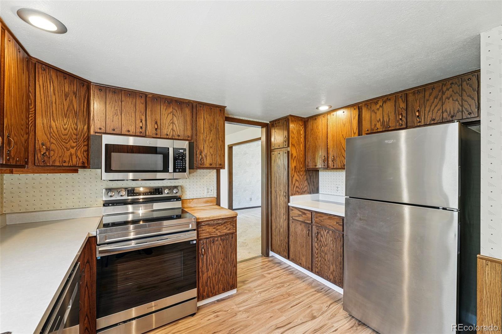 MLS Image #15 for 1354 s macon street,aurora, Colorado