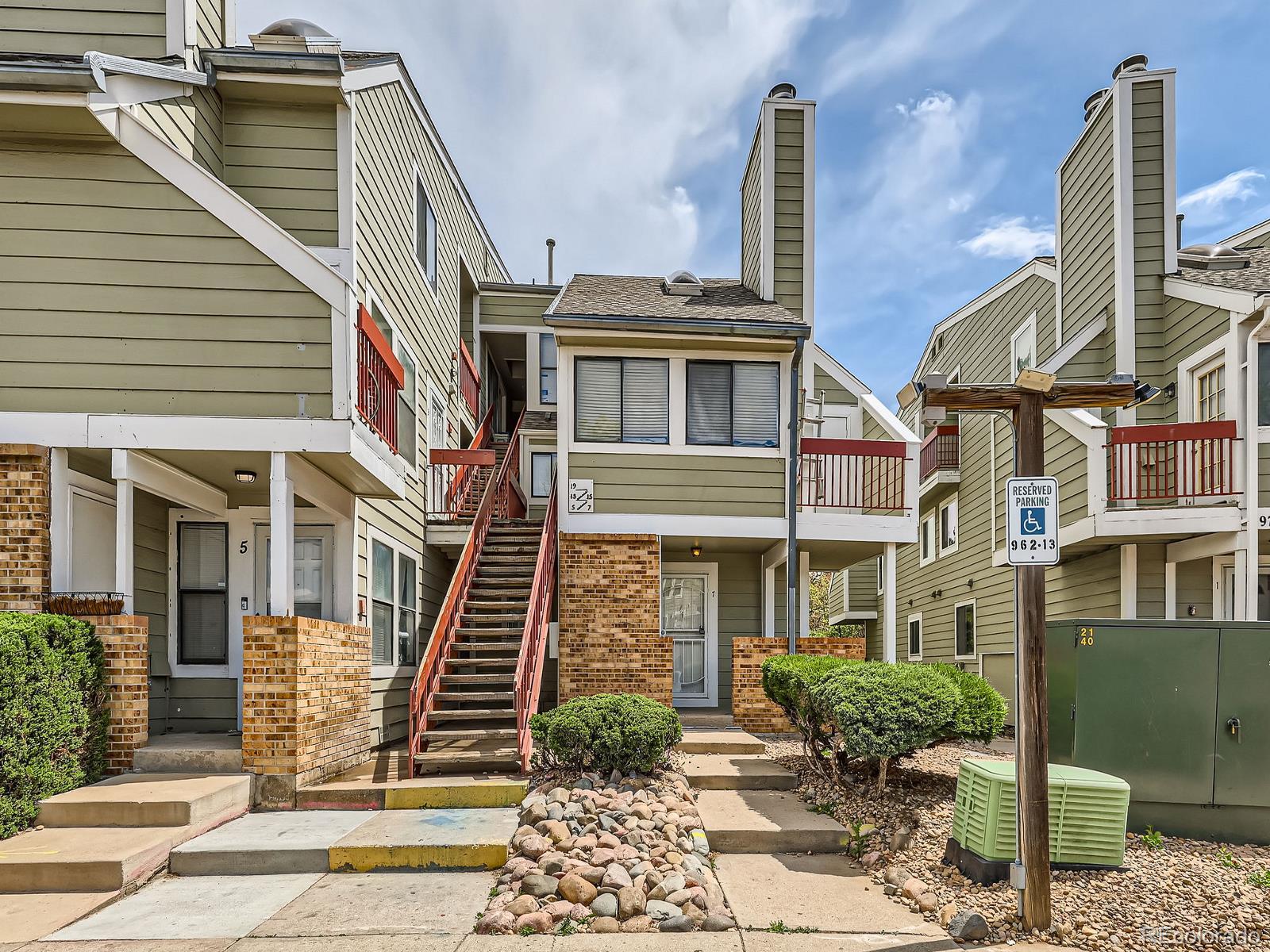 MLS Image #1 for 962 s dearborn way,aurora, Colorado