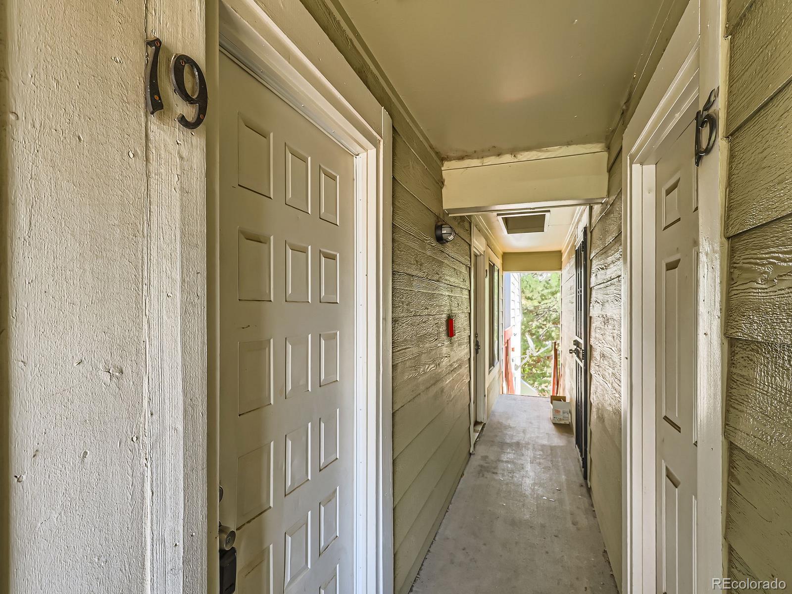 MLS Image #2 for 962 s dearborn way,aurora, Colorado