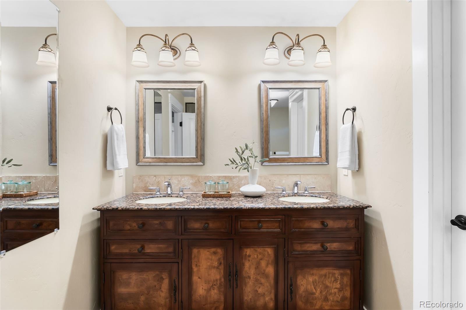 MLS Image #26 for 1070 s emerson street,denver, Colorado