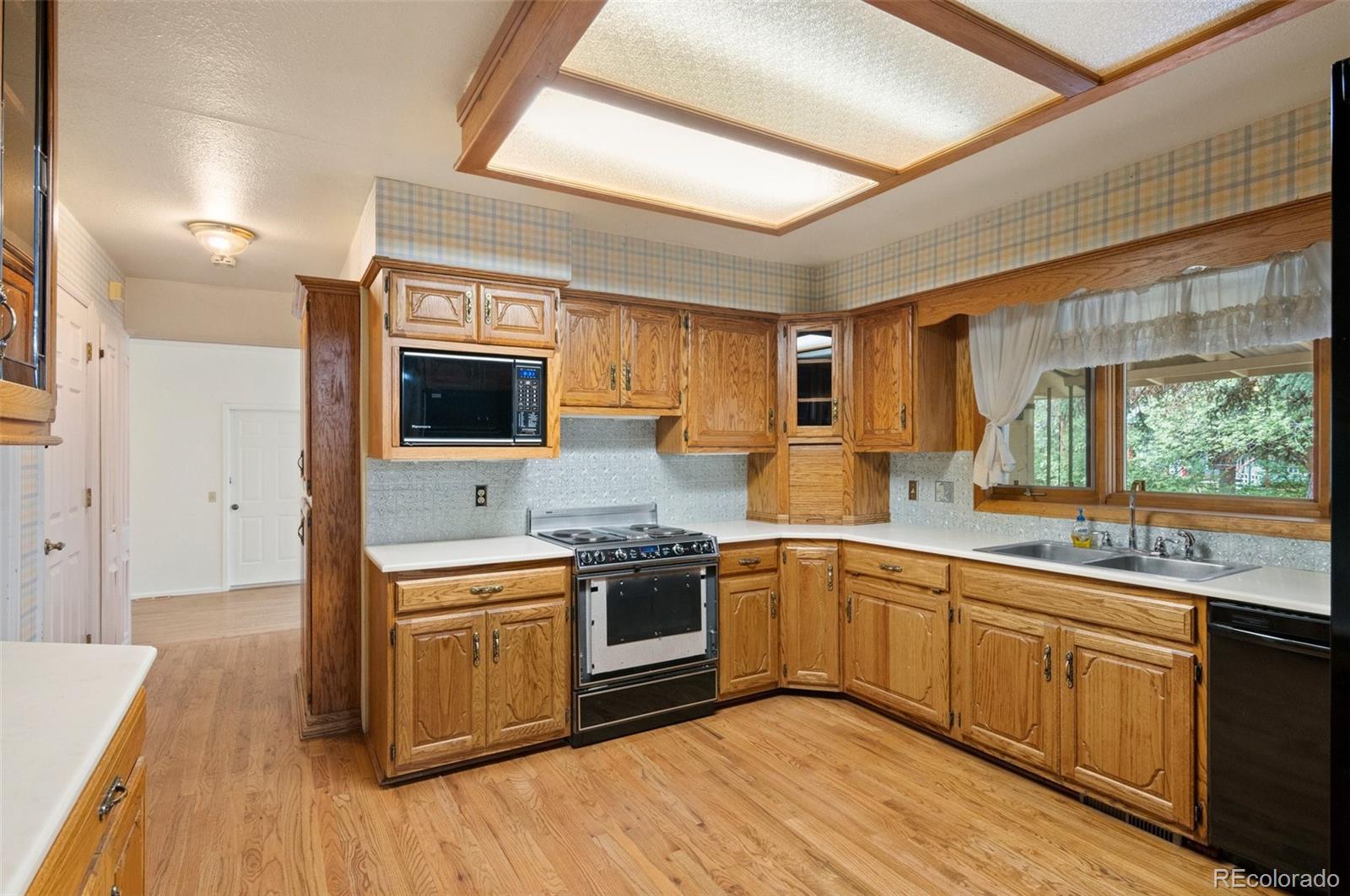 MLS Image #14 for 930 s dayton street,denver, Colorado