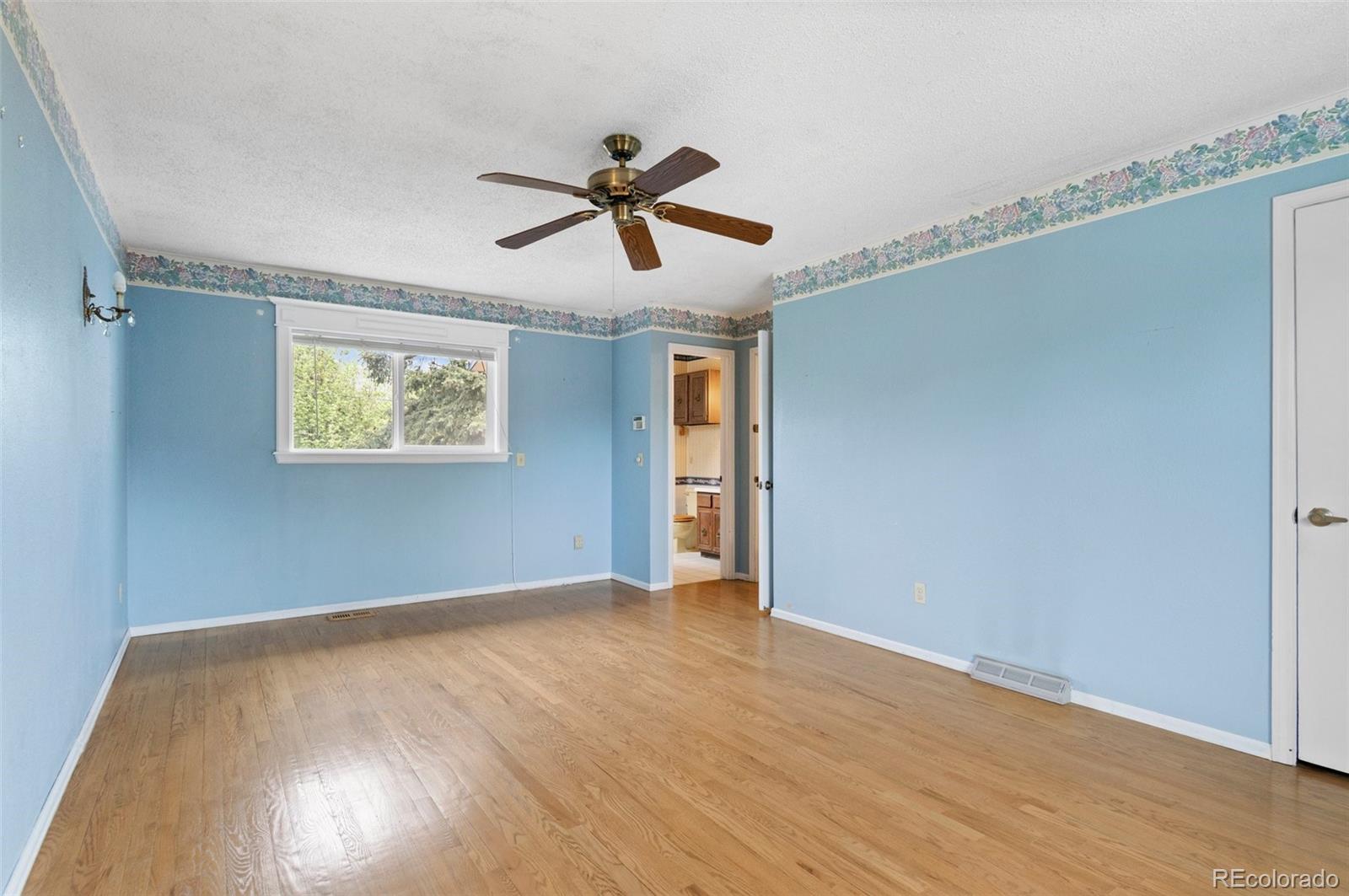 MLS Image #26 for 930 s dayton street,denver, Colorado