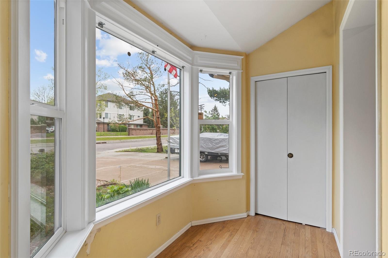 MLS Image #5 for 930 s dayton street,denver, Colorado