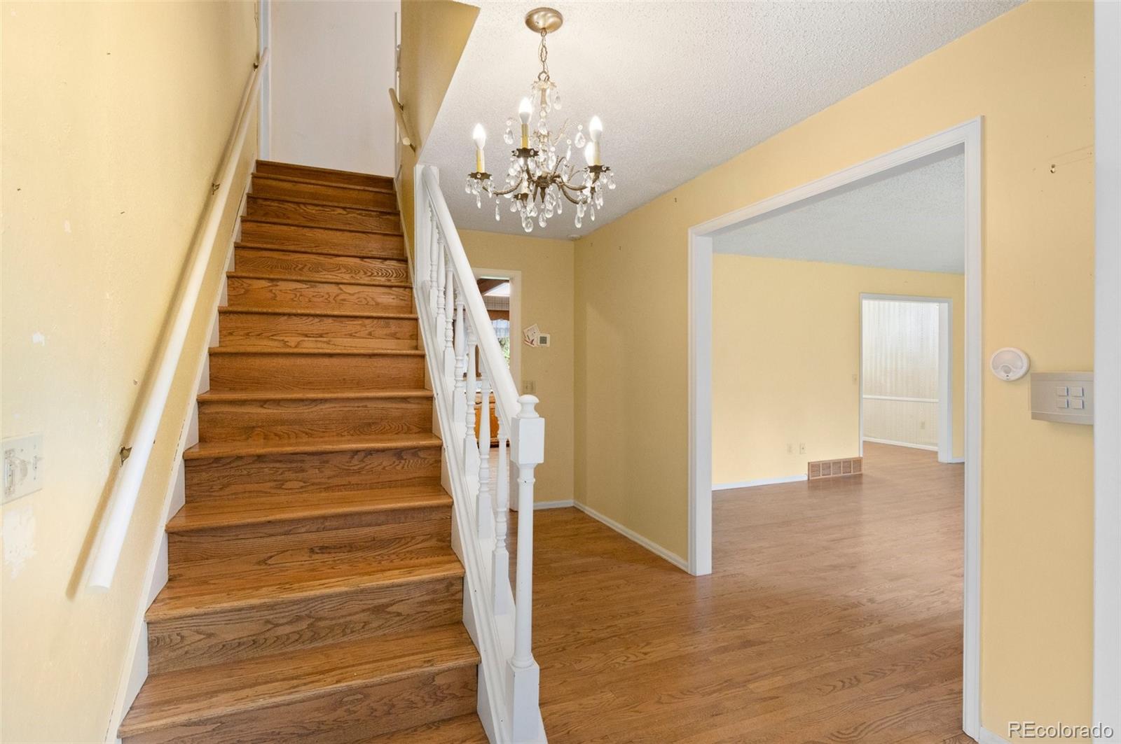MLS Image #7 for 930 s dayton street,denver, Colorado