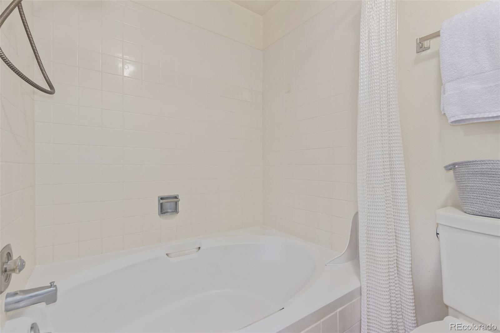 MLS Image #23 for 8039 e phillips circle,centennial, Colorado