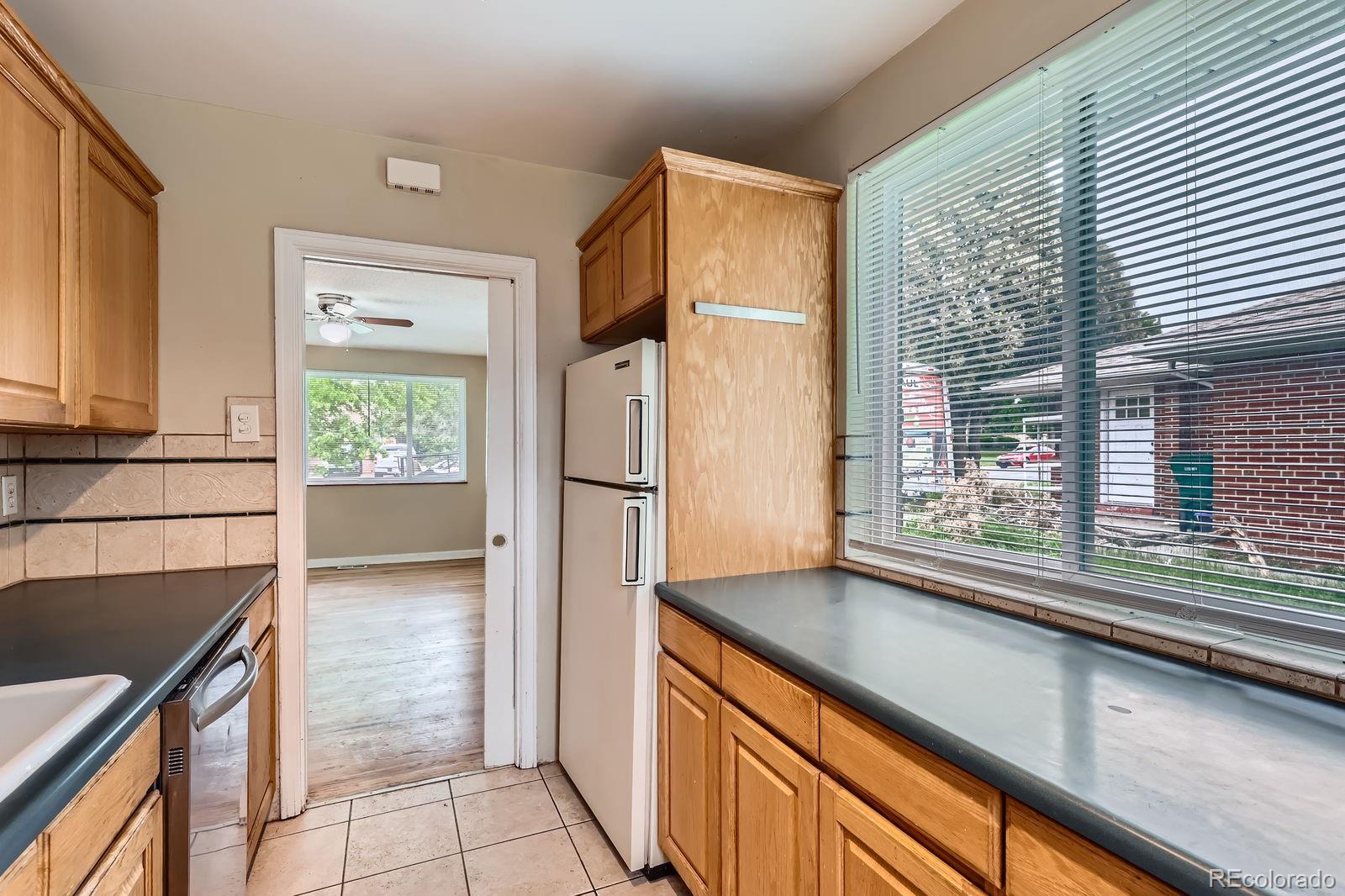 MLS Image #11 for 1325  geneva street,aurora, Colorado