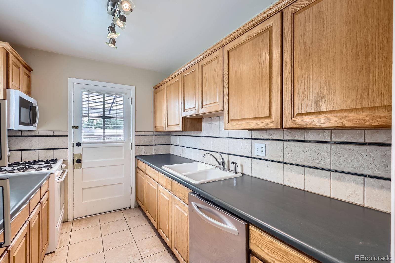 MLS Image #9 for 1325  geneva street,aurora, Colorado