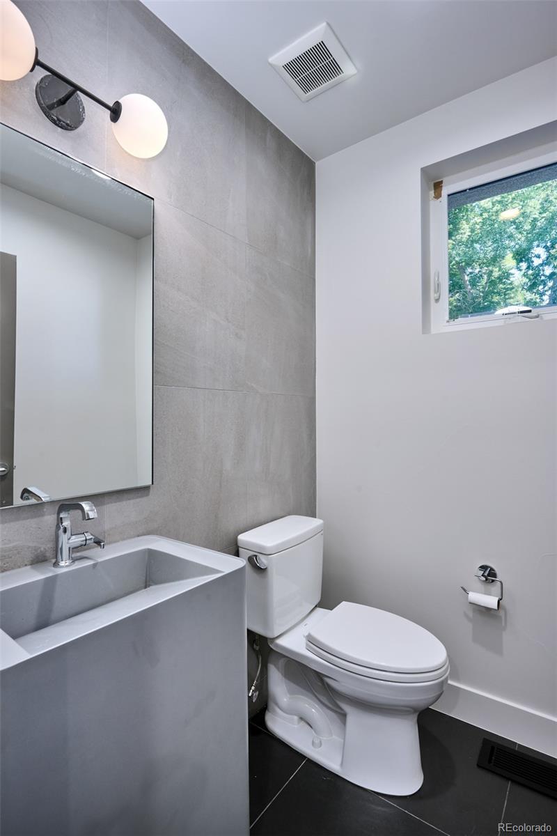 MLS Image #10 for 1821 n grove street,denver, Colorado