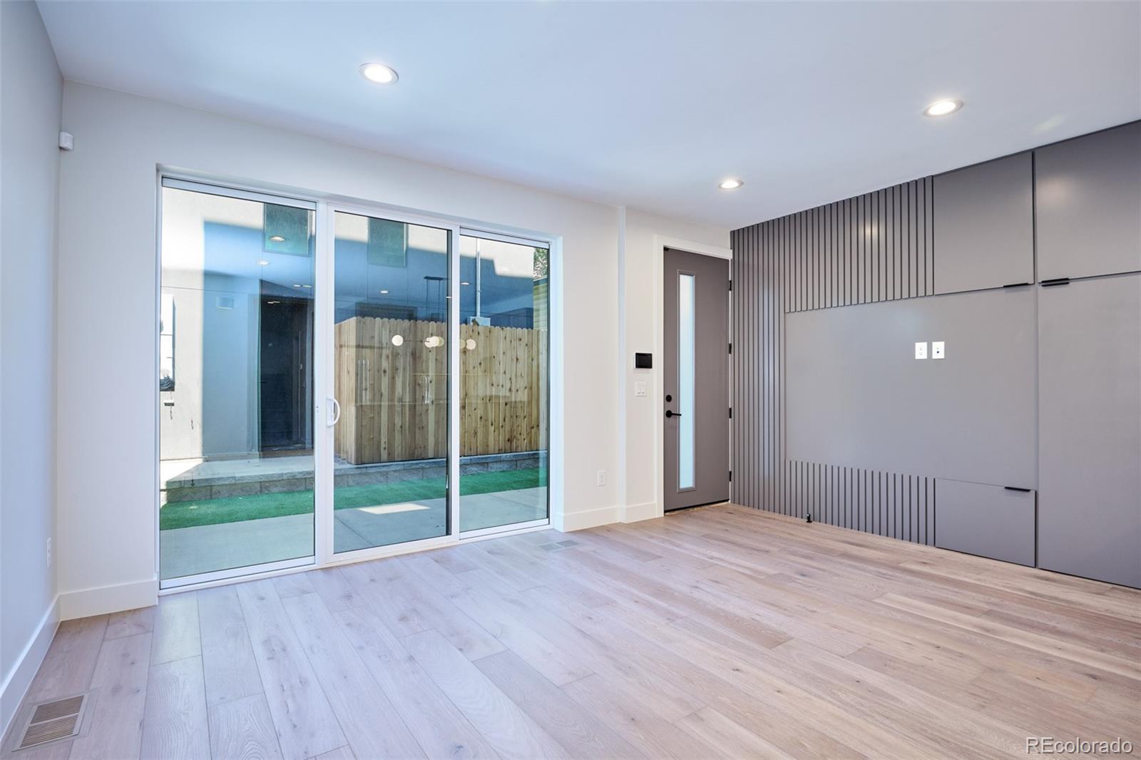 MLS Image #7 for 1821 n grove street,denver, Colorado