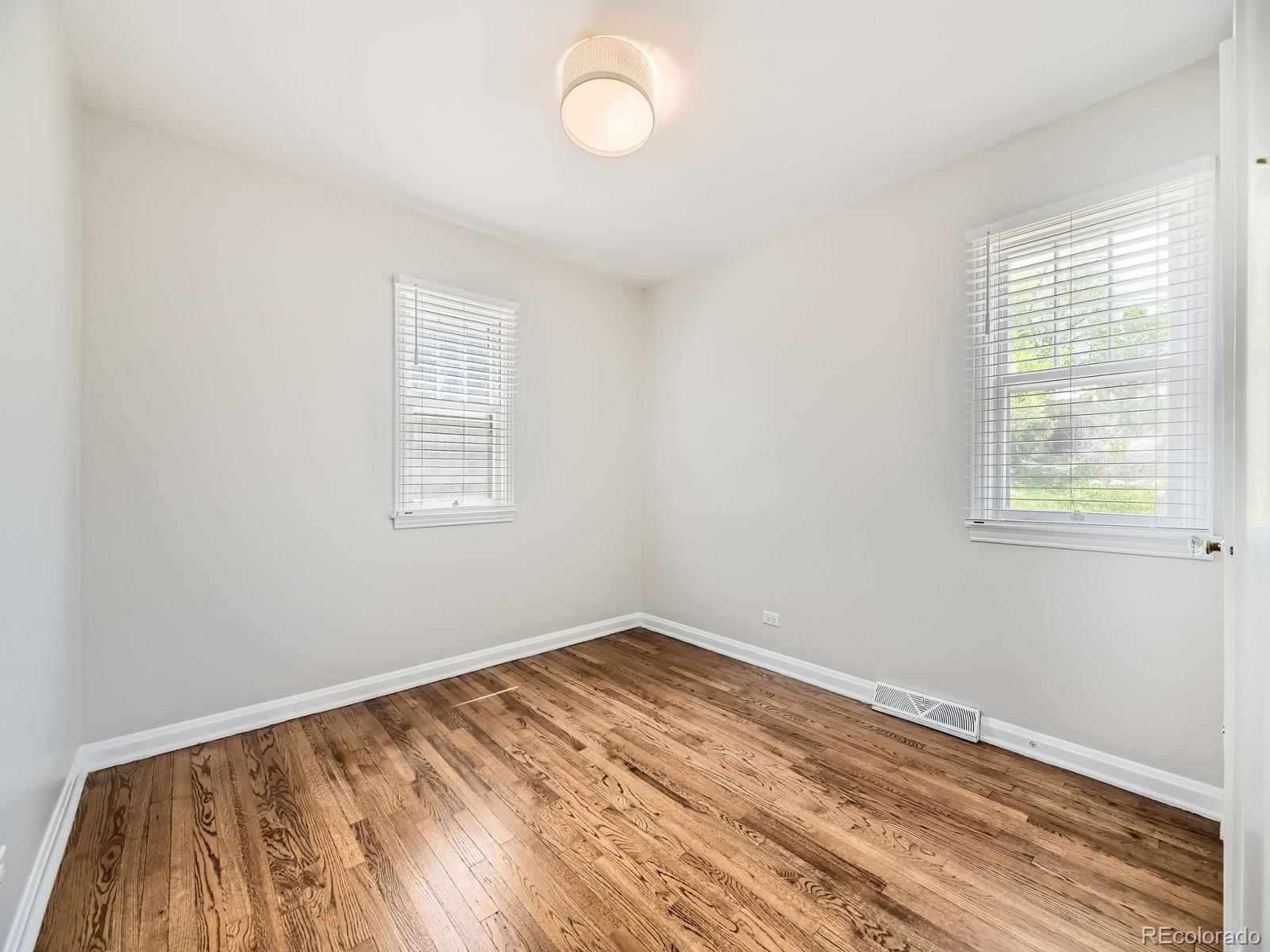 MLS Image #16 for 835  knox court,denver, Colorado