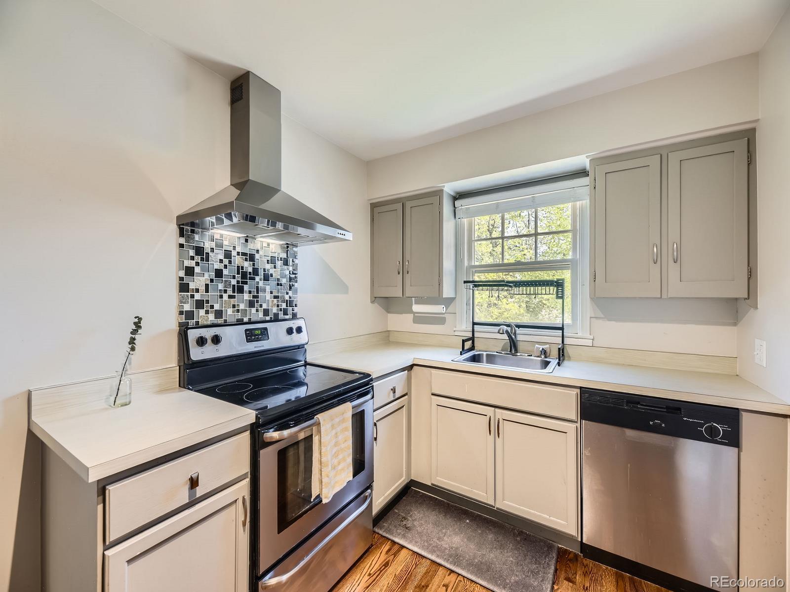 MLS Image #8 for 835  knox court,denver, Colorado