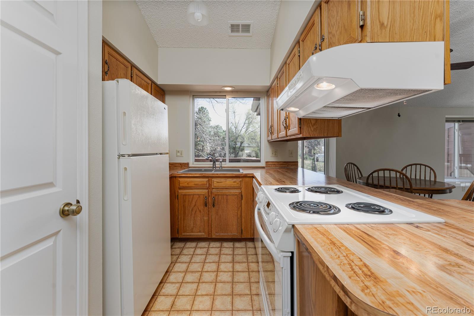 MLS Image #7 for 5050  sunsuite trail,colorado springs, Colorado