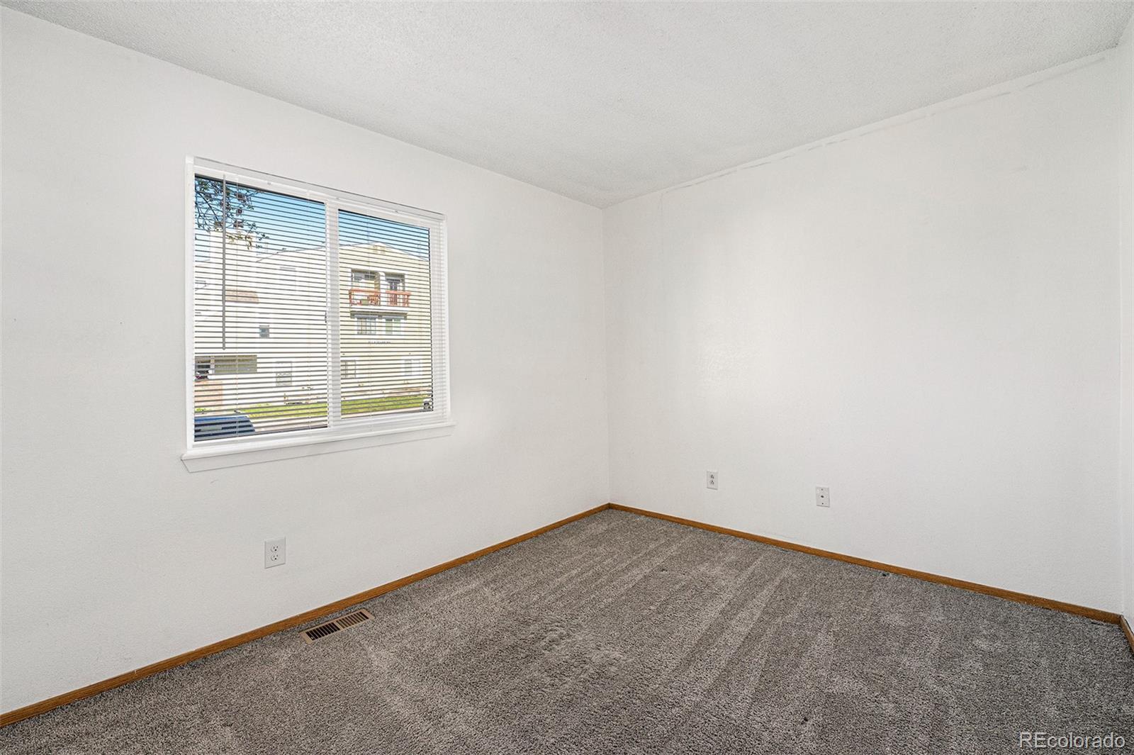 MLS Image #7 for 922 s dearborn way,aurora, Colorado