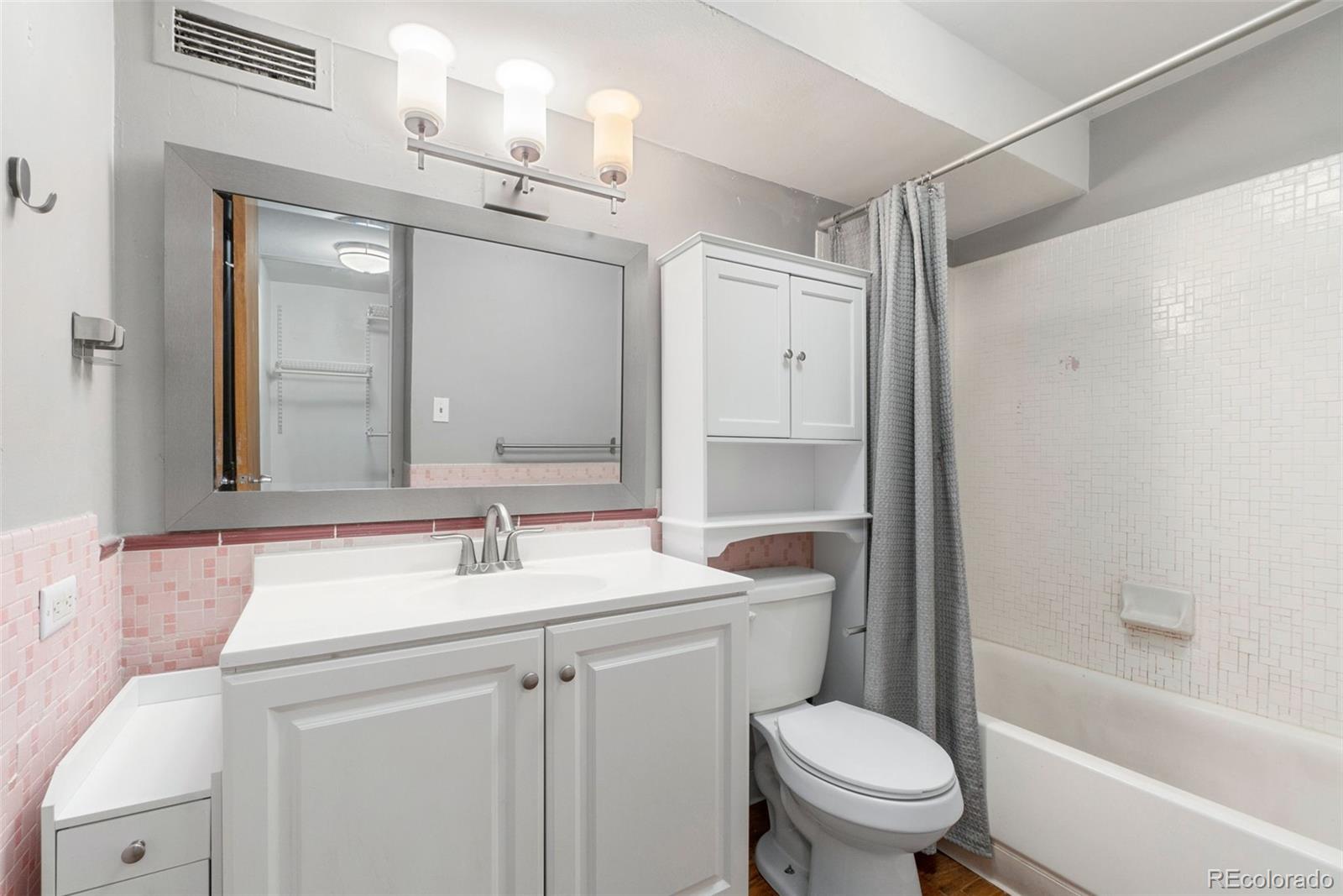 MLS Image #10 for 1155 n ash street,denver, Colorado