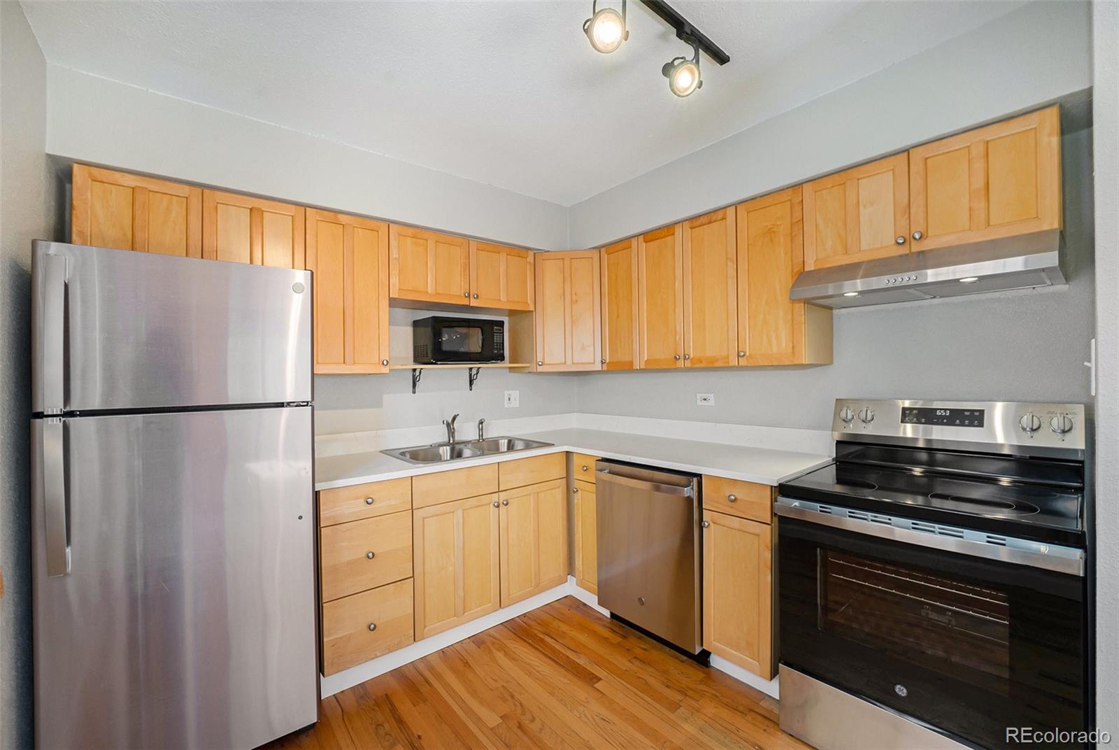 MLS Image #6 for 1144 n ogden street,denver, Colorado