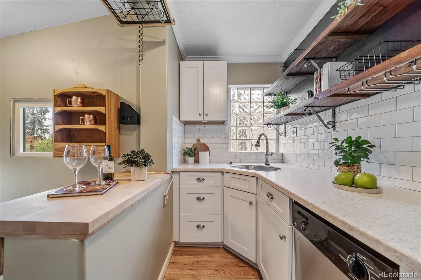 MLS Image #12 for 2731 s logan street,englewood, Colorado