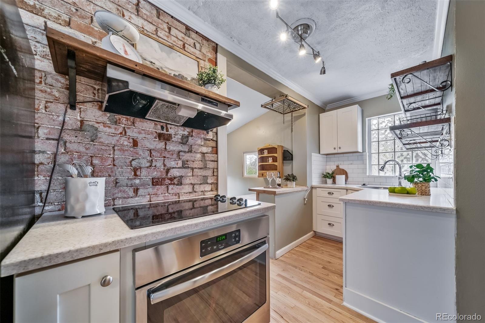 MLS Image #13 for 2731 s logan street,englewood, Colorado