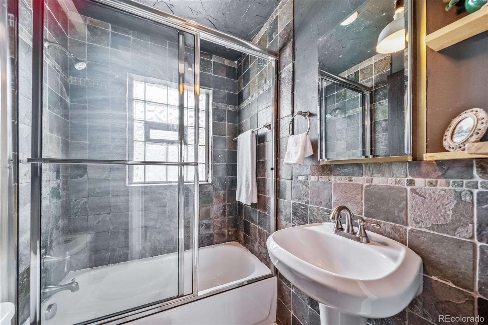 MLS Image #16 for 2731 s logan street,englewood, Colorado