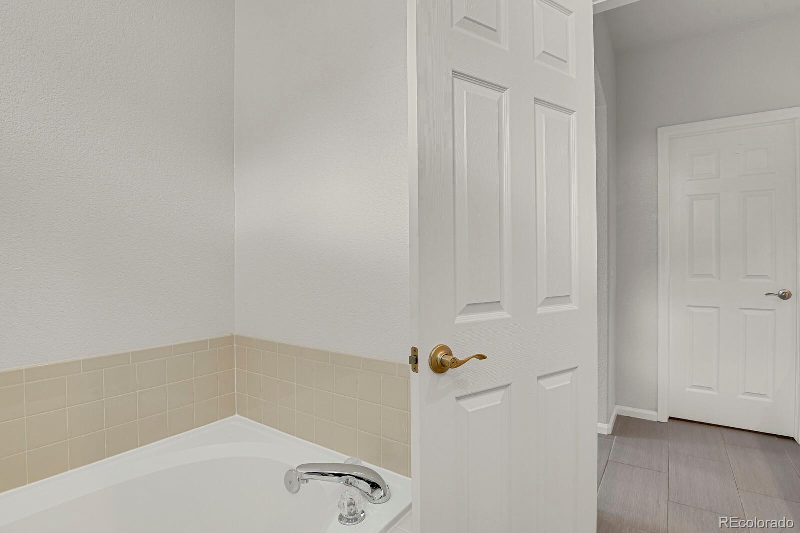 MLS Image #18 for 200  whitehaven circle,highlands ranch, Colorado