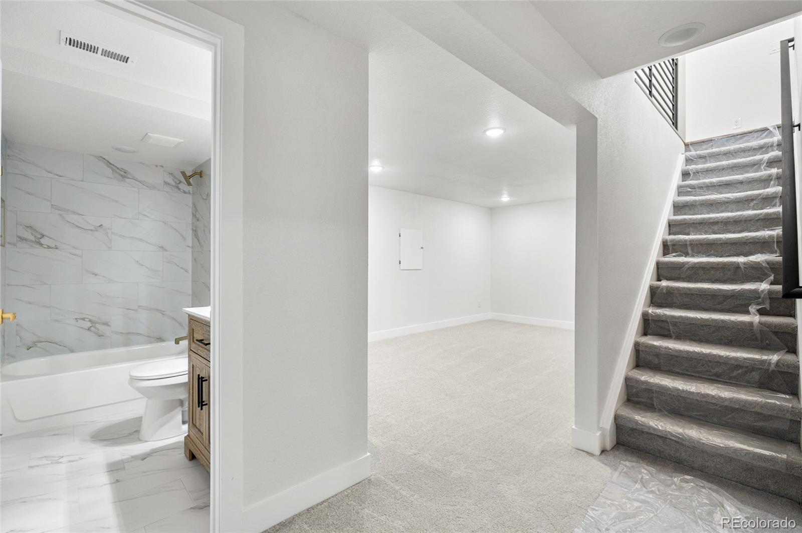 MLS Image #18 for 6369 w 69th avenue,arvada, Colorado