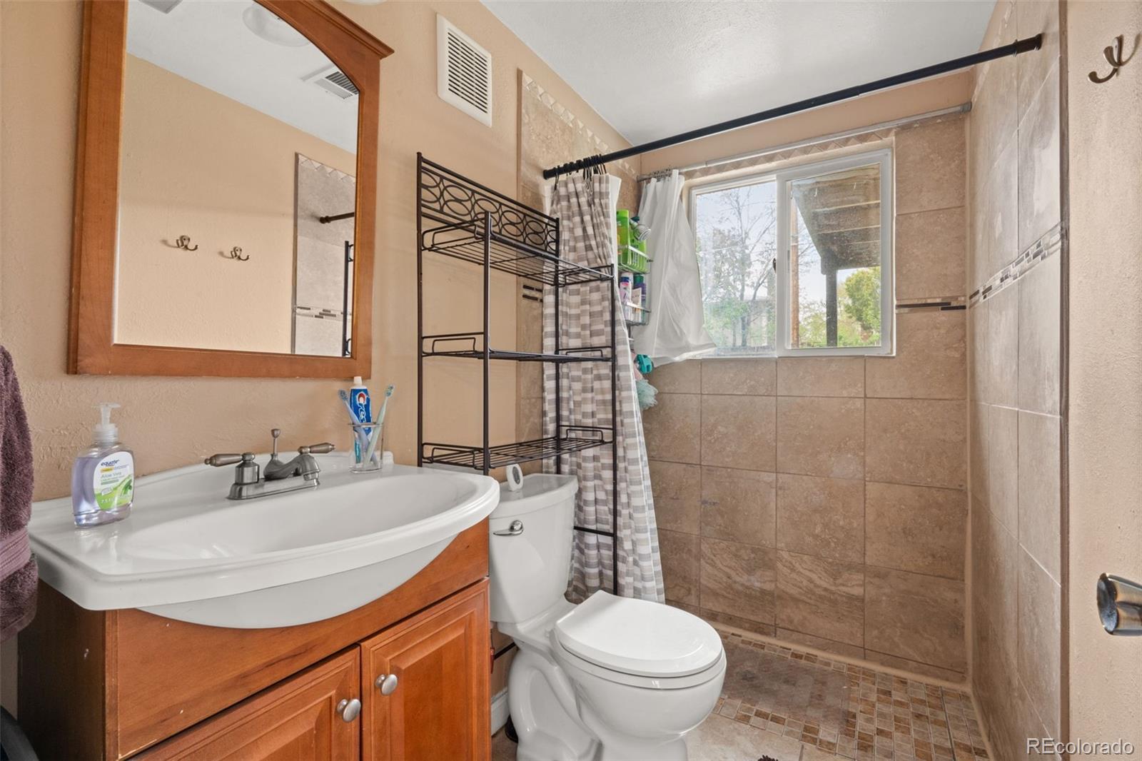 MLS Image #12 for 12603 e ohio avenue,aurora, Colorado