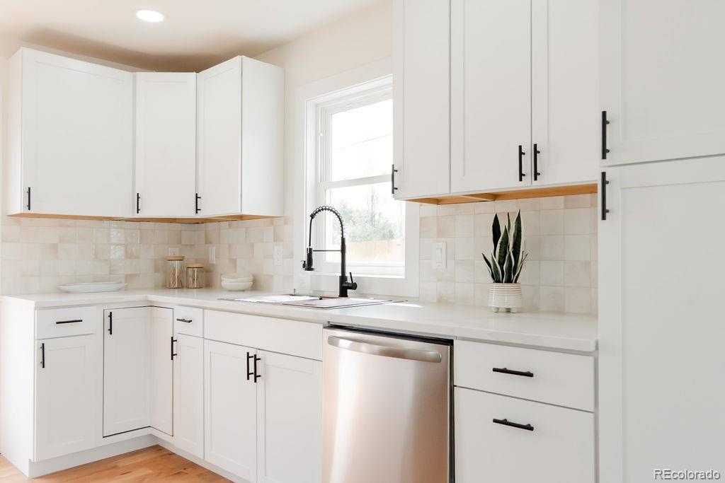 MLS Image #3 for 930 s lowell boulevard,denver, Colorado