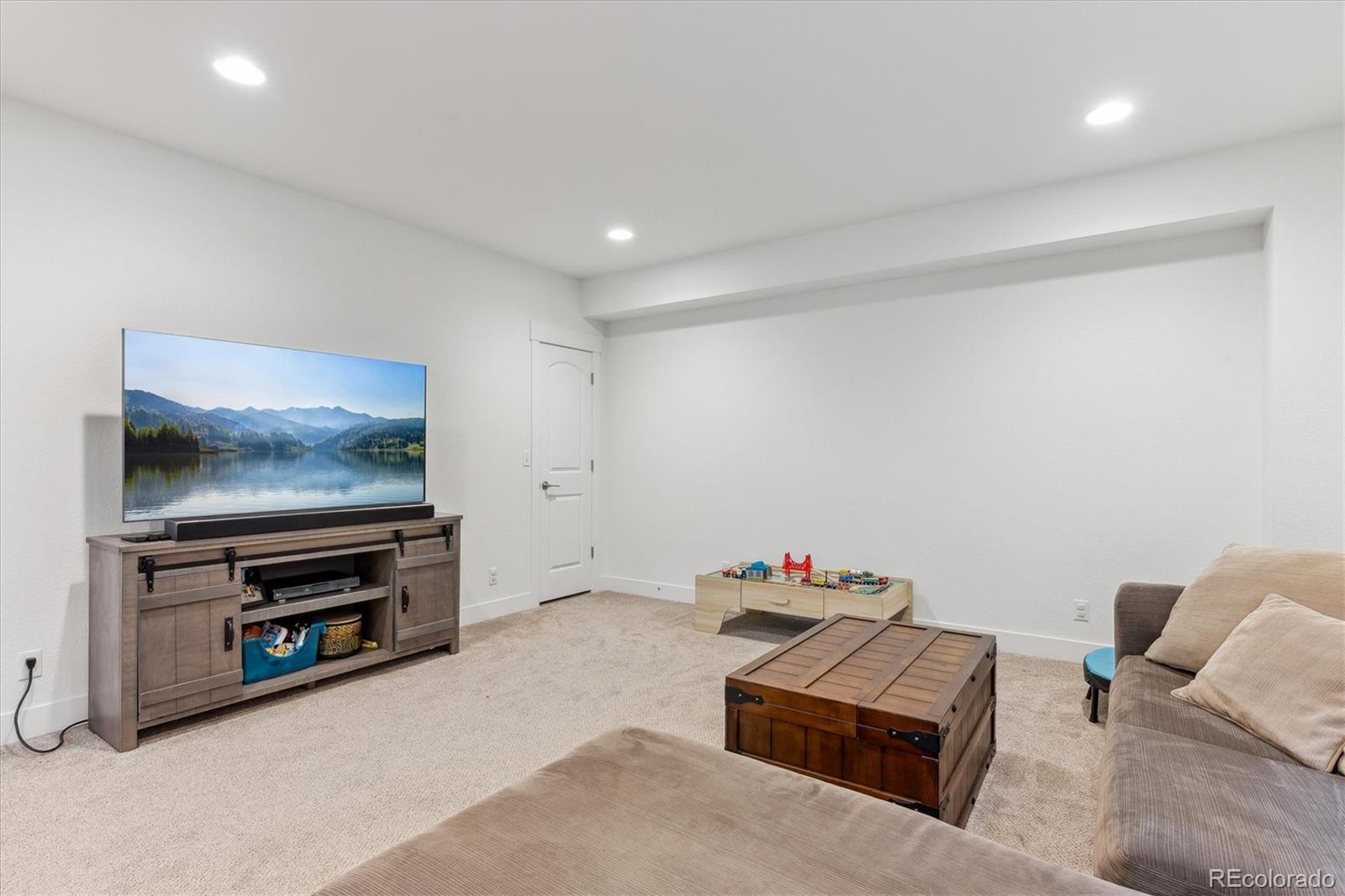 MLS Image #38 for 10360 e 57th place,denver, Colorado