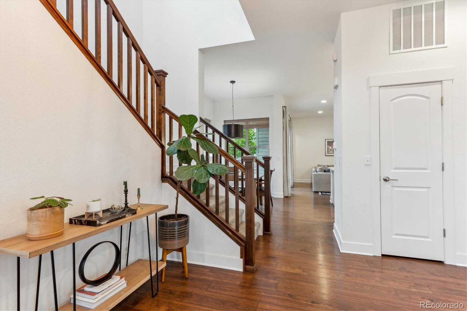 MLS Image #5 for 10360 e 57th place,denver, Colorado