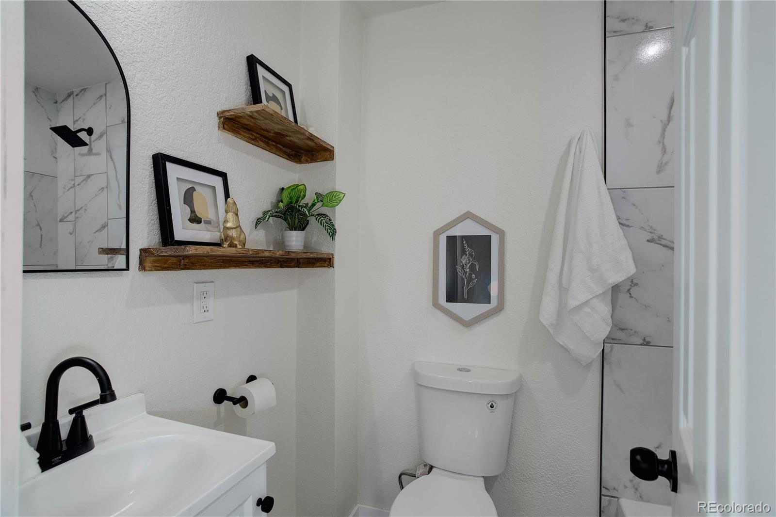 MLS Image #17 for 141 s knox court,denver, Colorado