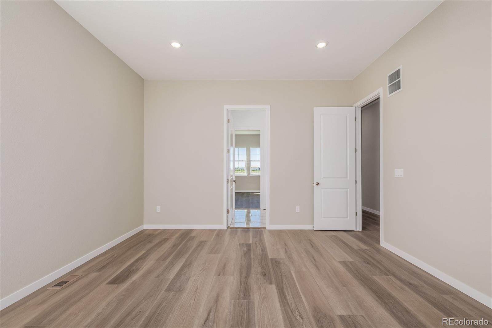 MLS Image #22 for 56159 e tomahawk avenue,strasburg, Colorado
