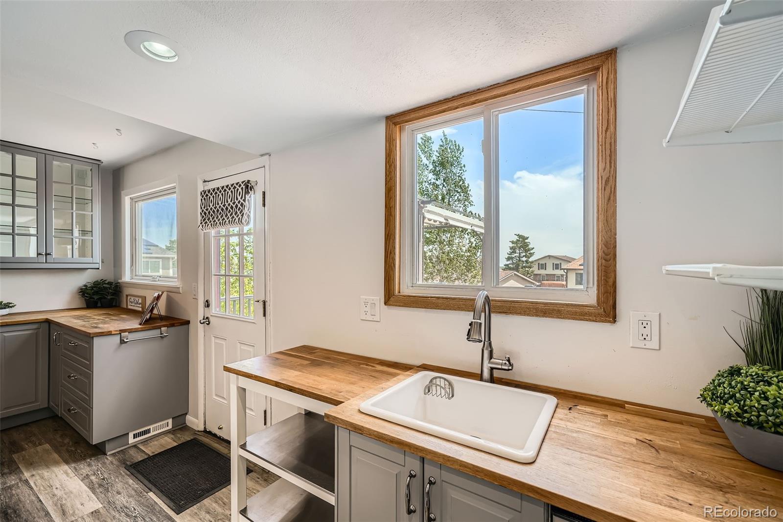 MLS Image #9 for 10457  owens circle,broomfield, Colorado