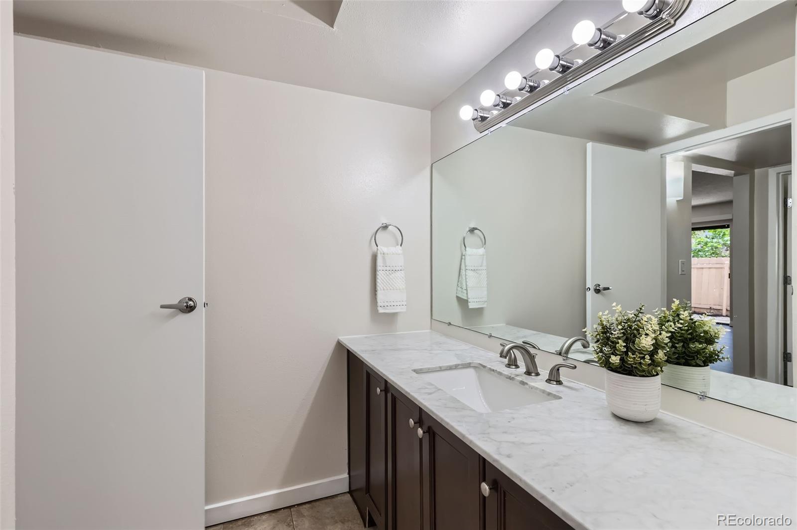 MLS Image #11 for 3550 s harlan street,denver, Colorado