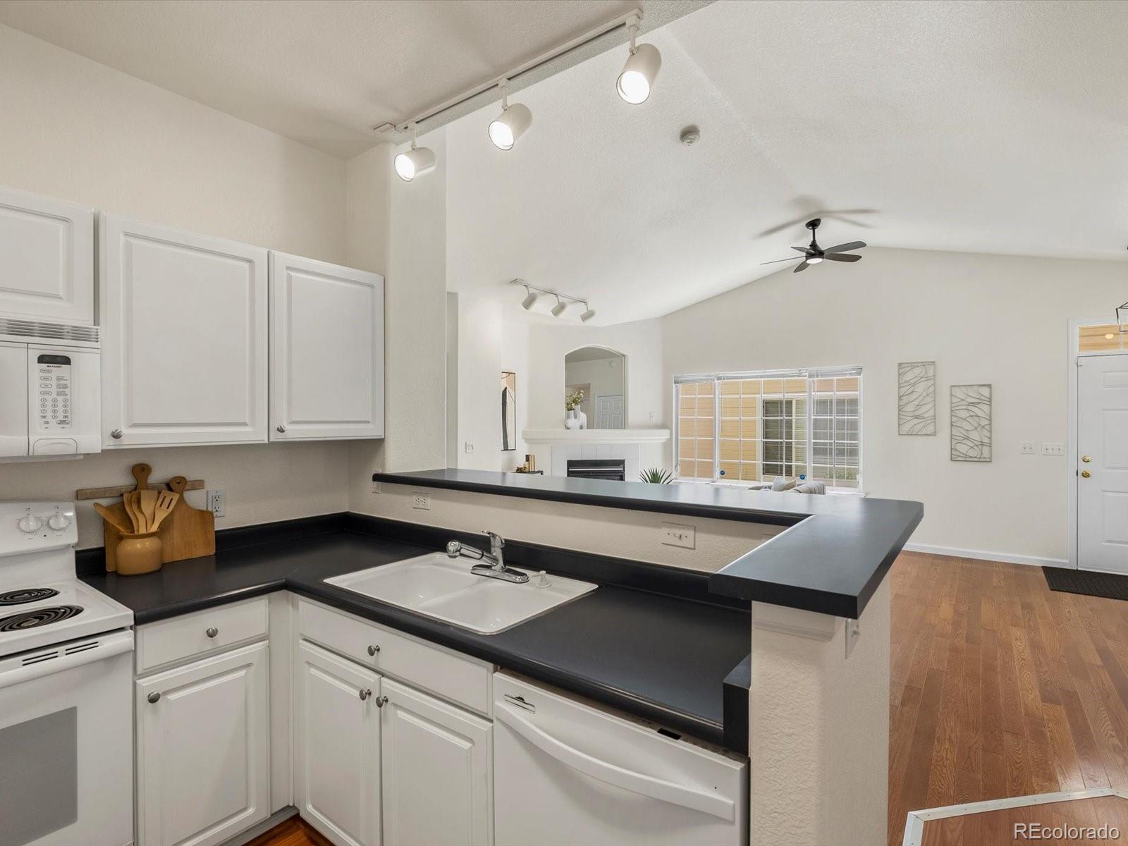 MLS Image #9 for 12335 e 2nd drive,aurora, Colorado