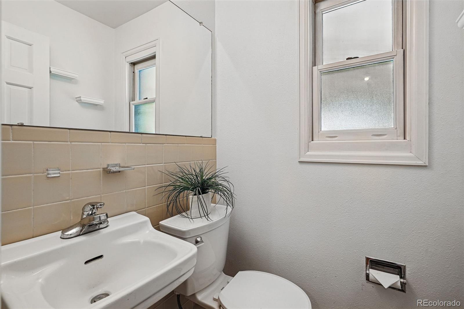 MLS Image #18 for 2448 s leyden street,denver, Colorado