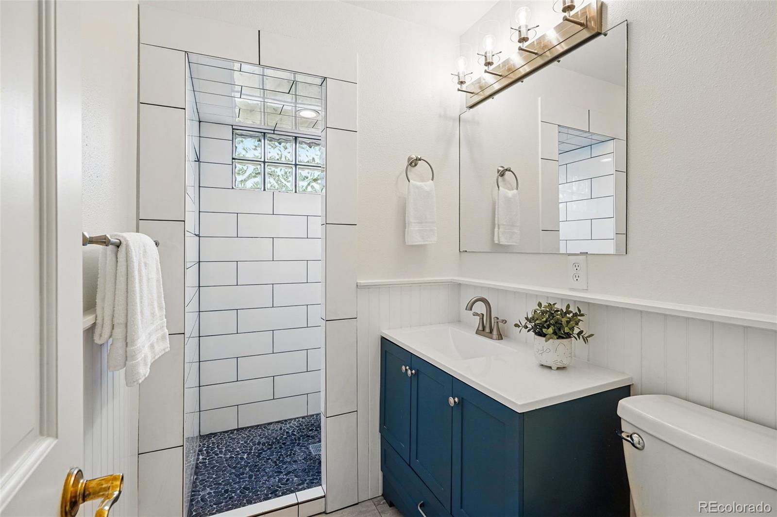 MLS Image #28 for 2448 s leyden street,denver, Colorado