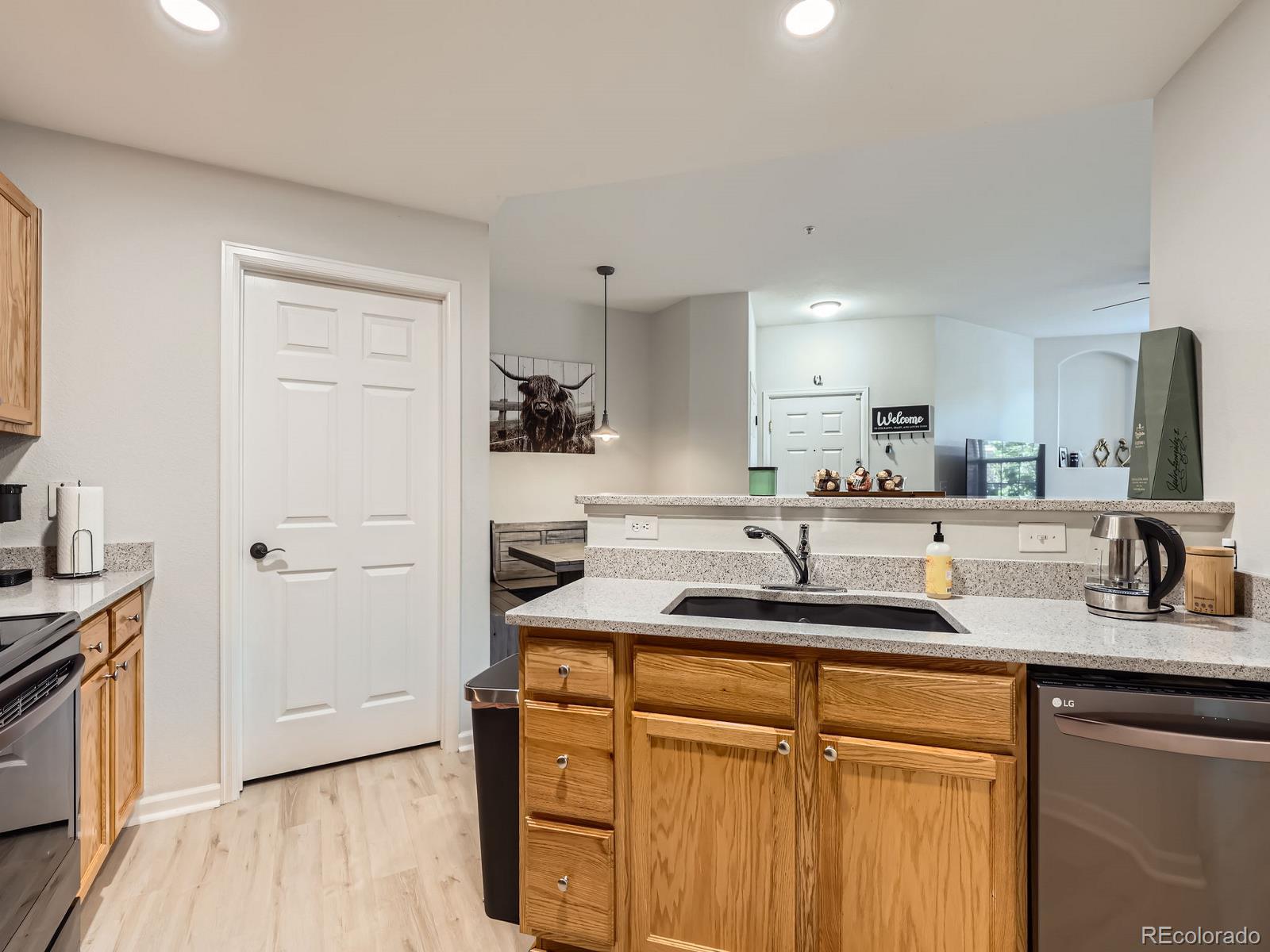 MLS Image #11 for 5755 n genoa way,aurora, Colorado