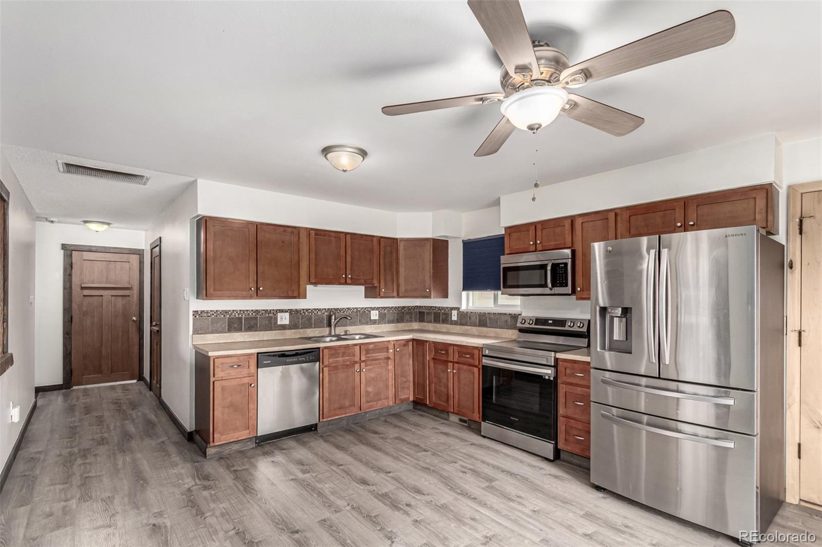 MLS Image #15 for 710  4th street,bennett, Colorado