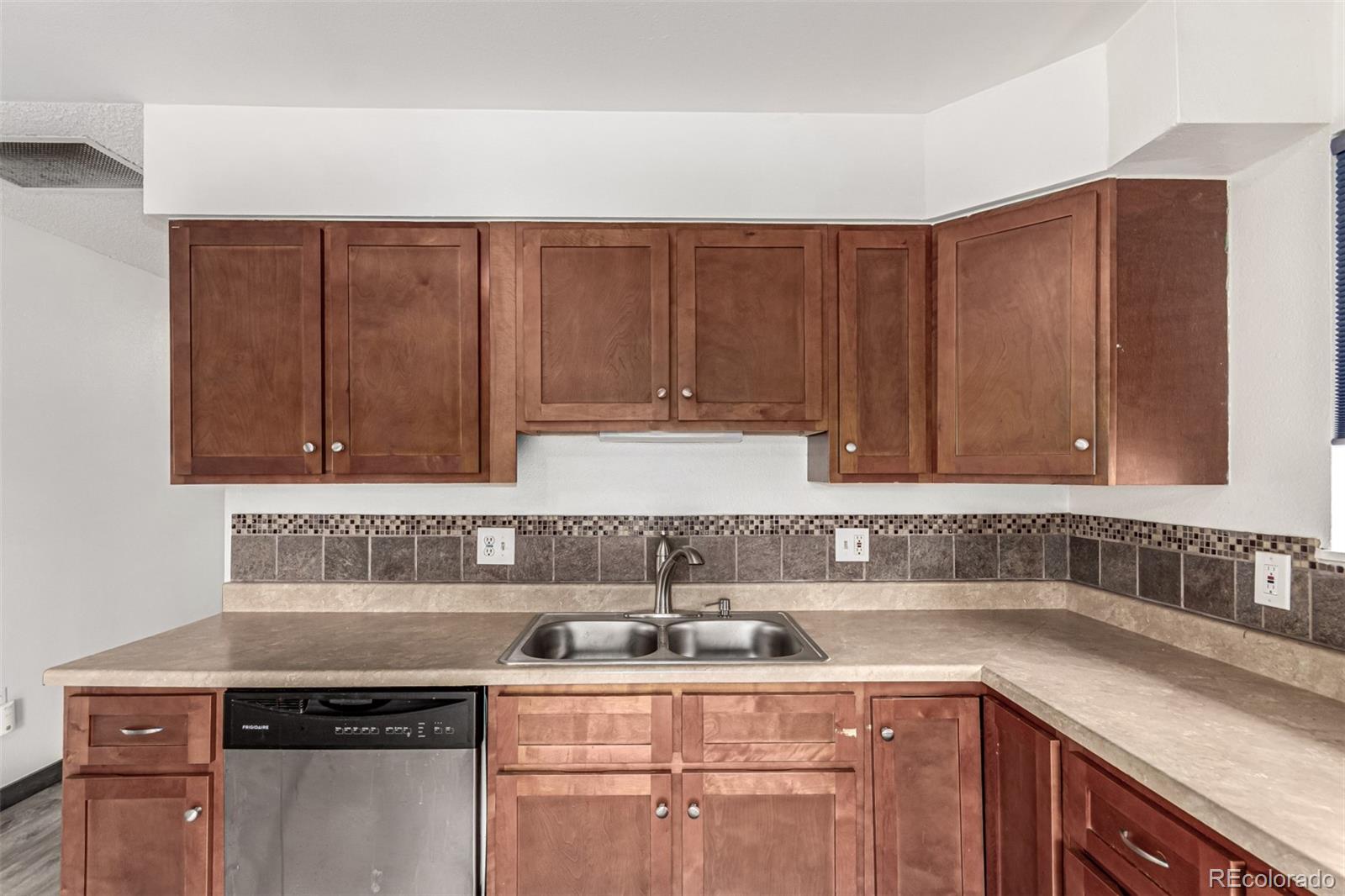 MLS Image #18 for 710  4th street,bennett, Colorado