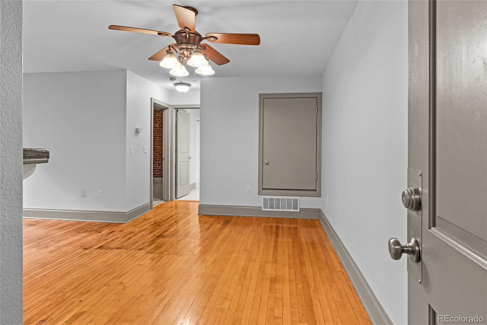 MLS Image #10 for 3211  zuni street,denver, Colorado