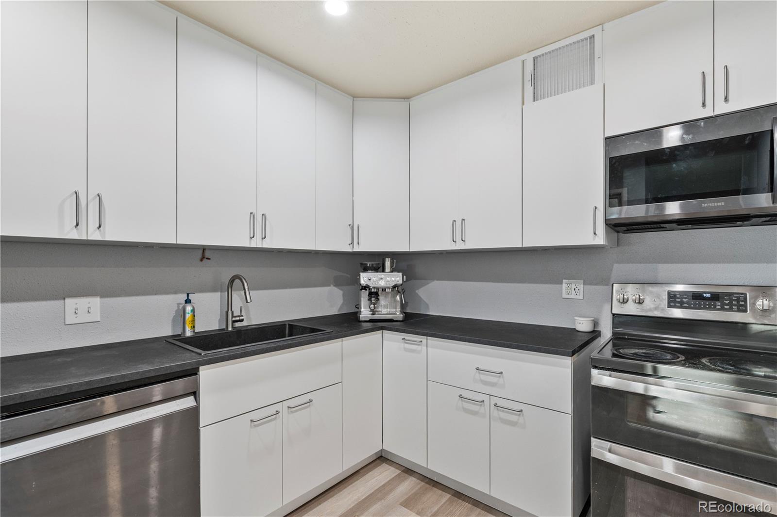 MLS Image #14 for 1085  victor street,aurora, Colorado