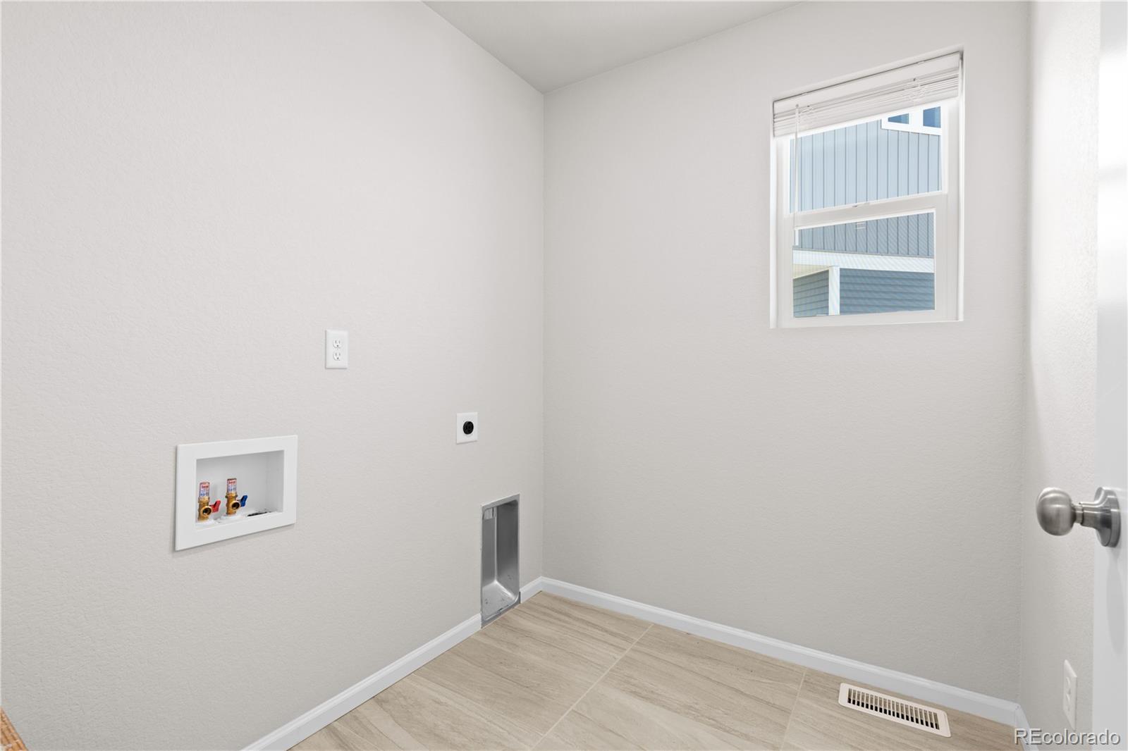 MLS Image #10 for 9257  mayflower gulch way,colorado springs, Colorado