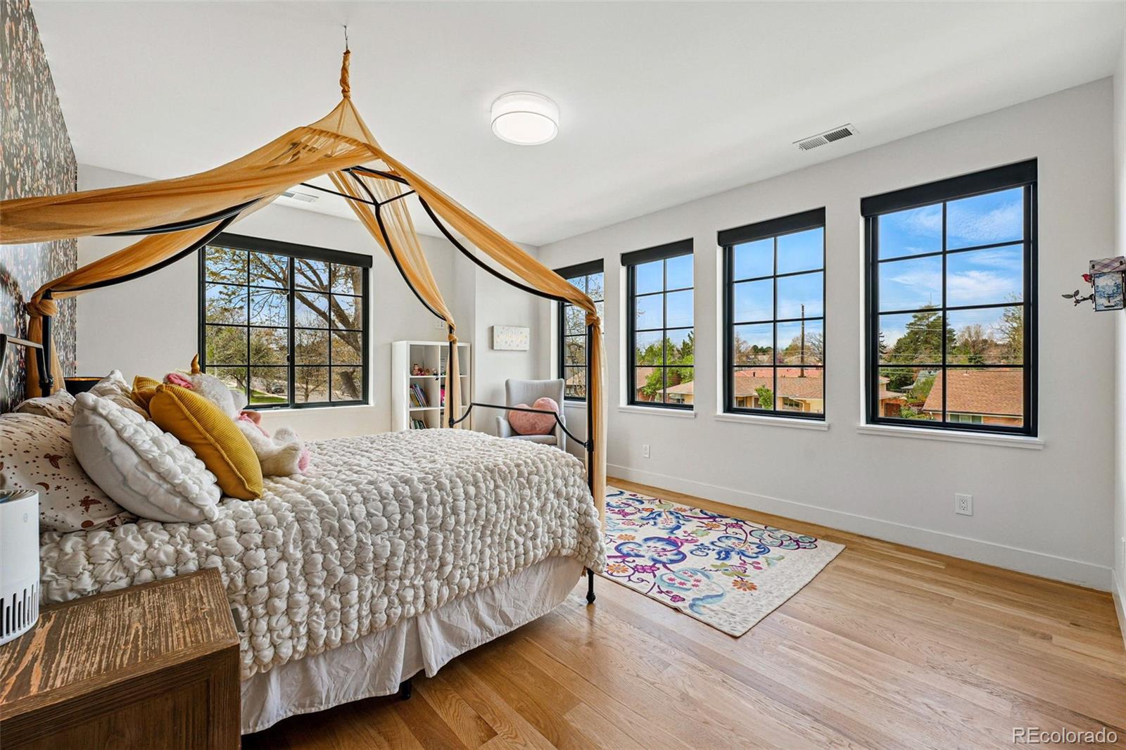 MLS Image #30 for 200  magnolia street,denver, Colorado